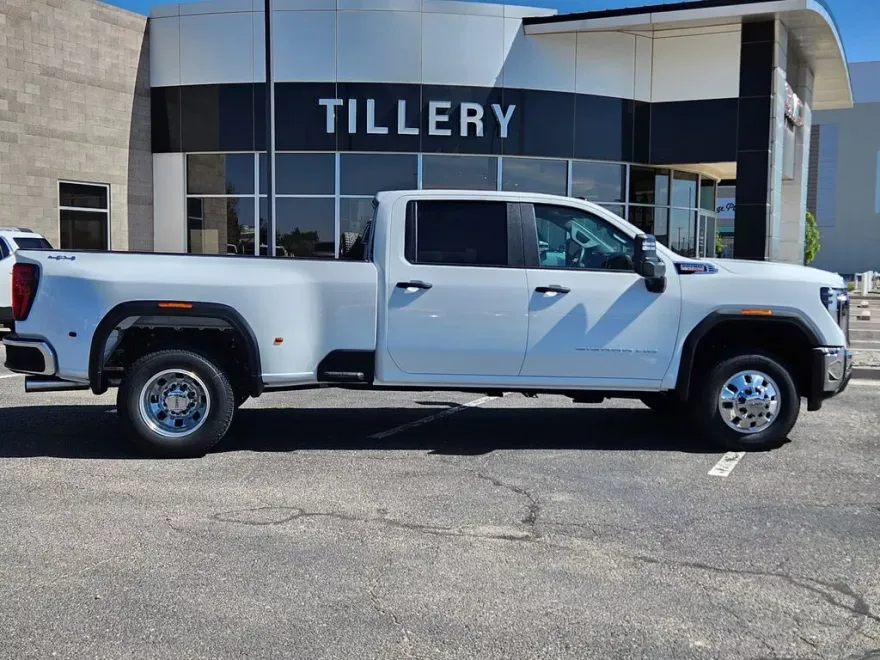 2025 Gmc Sierra 3500 HD Pro photo 1