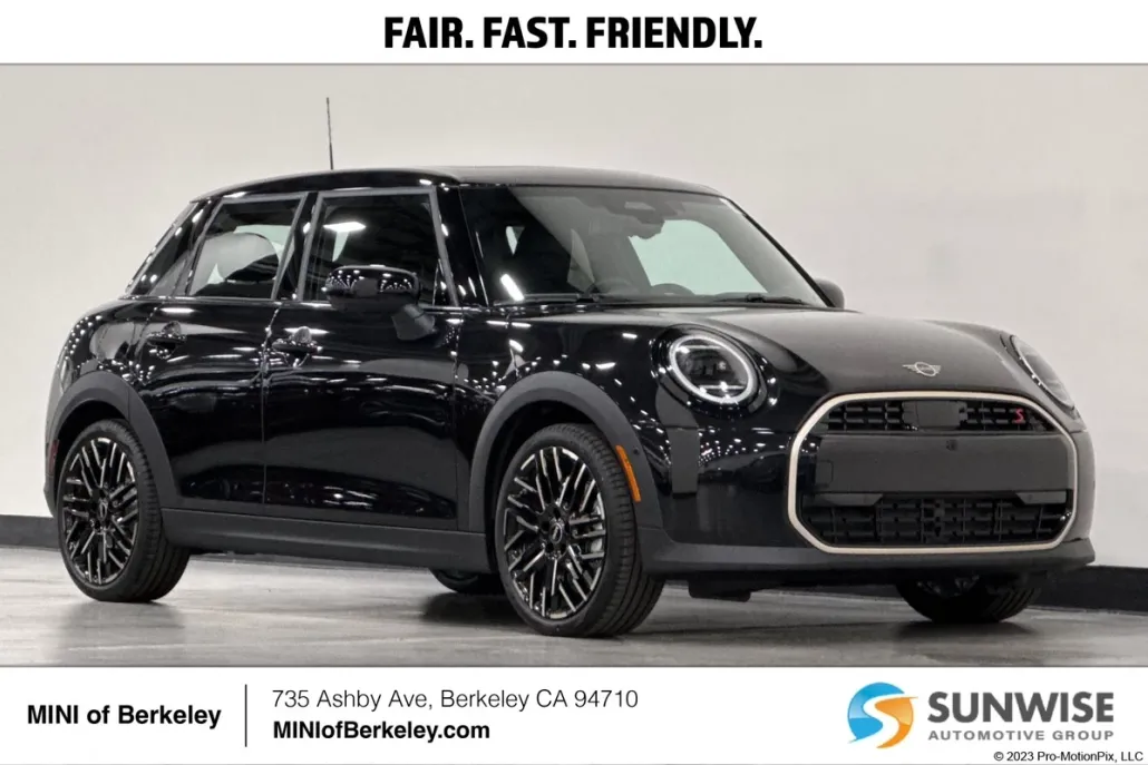 2025 Mini Cooper 4 Door Hardtop Iconic photo 1