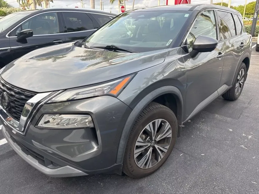 2021 Nissan Rogue SV photo 1