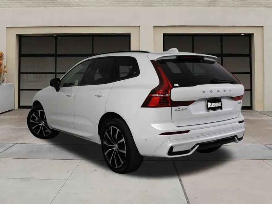 2025 Volvo XC60 B5 Plus photo 1