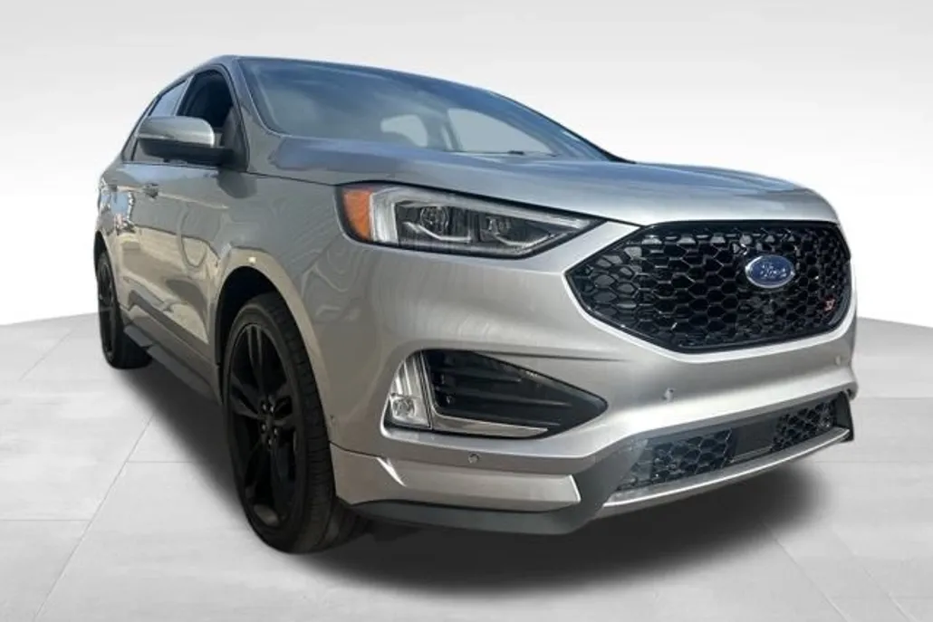 2024 Ford Edge ST photo 1
