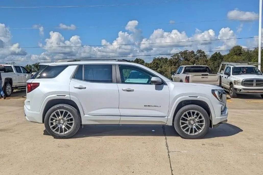 2026 Gmc Terrain Denali photo 1