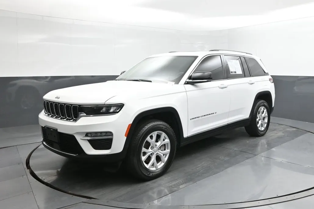 2023 Jeep Grand Cherokee Limited photo 1