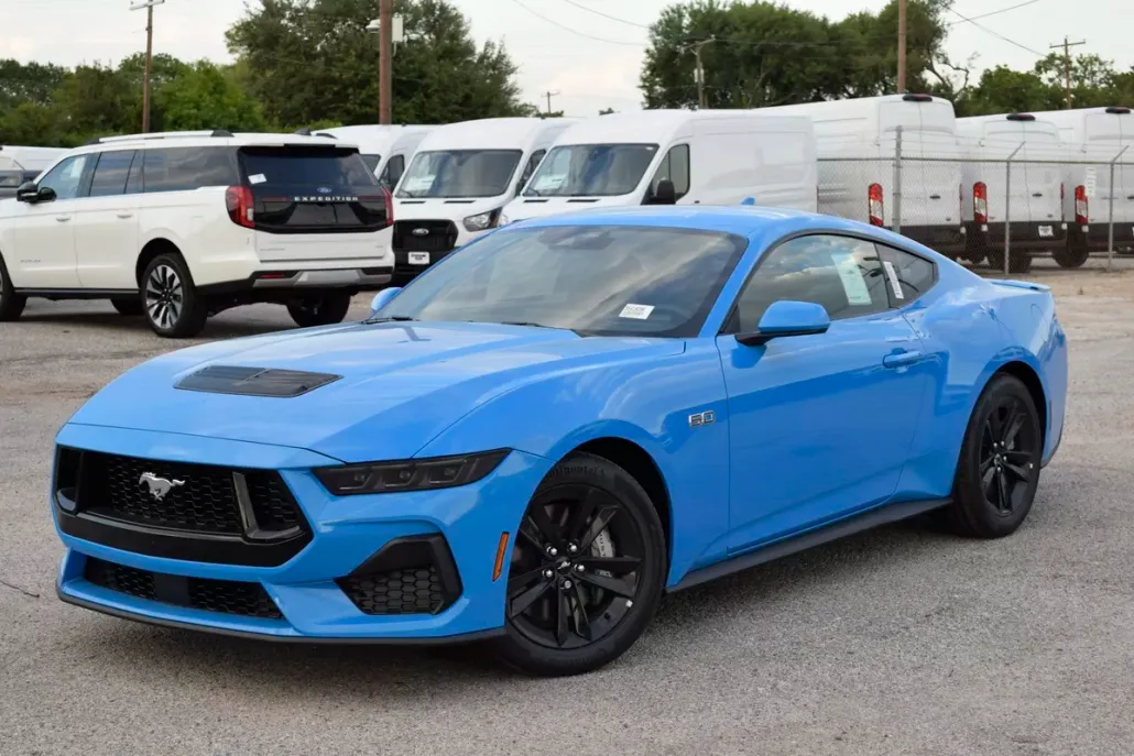 2025 Ford Mustang GT photo 1