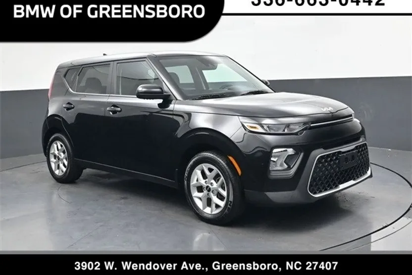 2022 Kia Soul LX photo 1