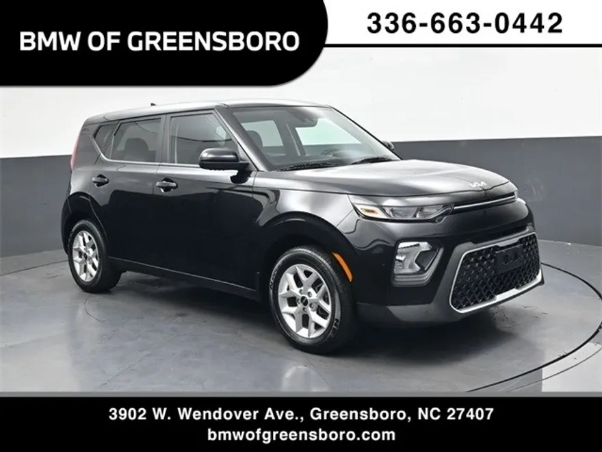 2022 Kia Soul LX photo 1