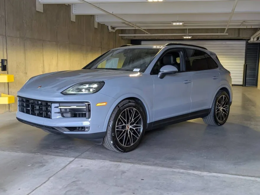 2026 Porsche Cayenne photo 1