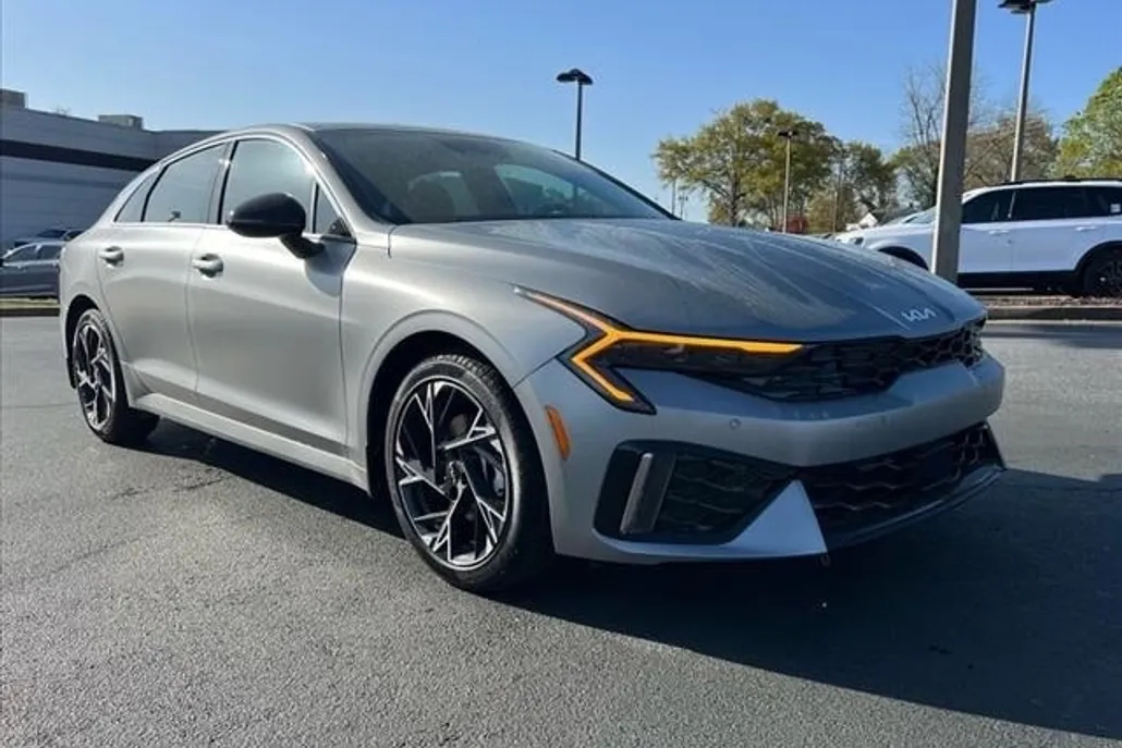 2025 Kia K5 GT-Line photo 1