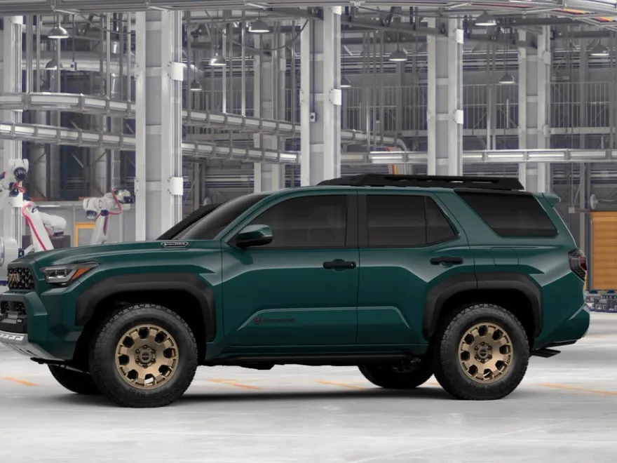 2025 Toyota 4Runner photo 1