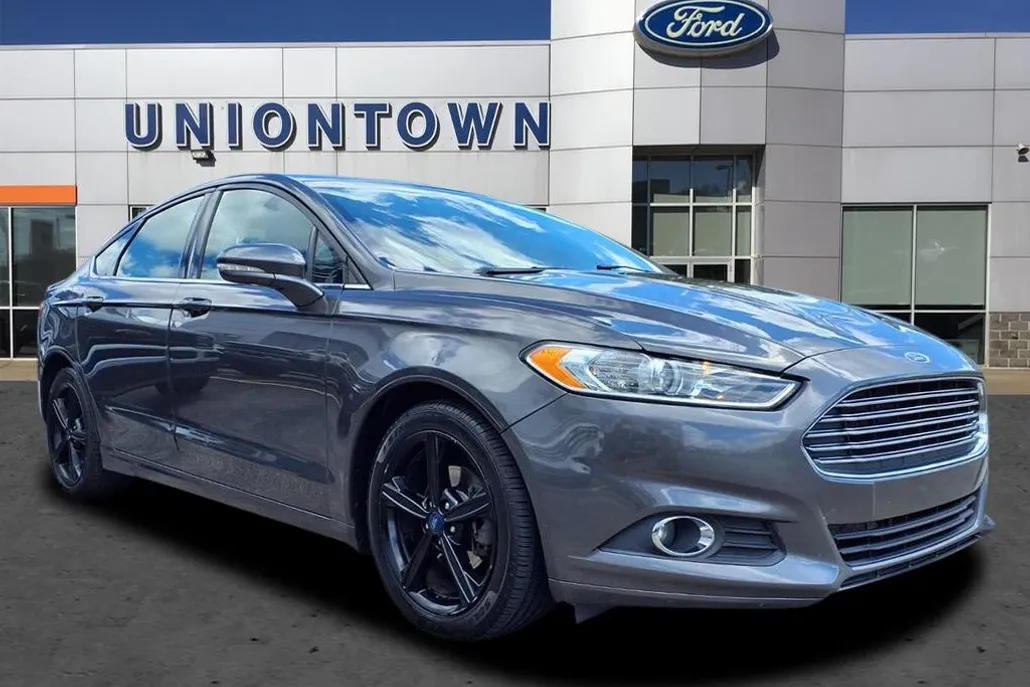 2016 Ford Fusion SE photo 1