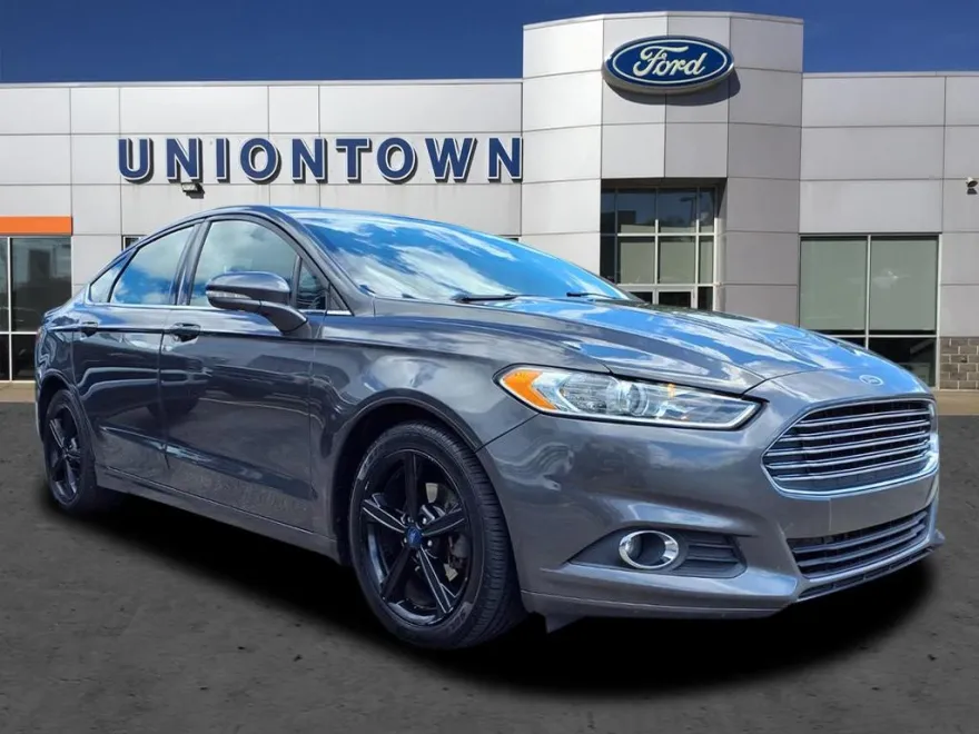 2016 Ford Fusion SE photo 1