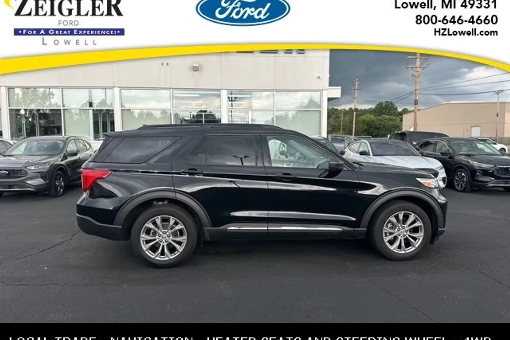 2023 Ford Explorer XLT photo 1