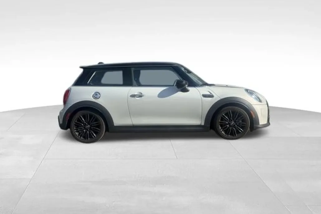 2023 Mini Cooper 2 Door Hardtop Signature photo 1