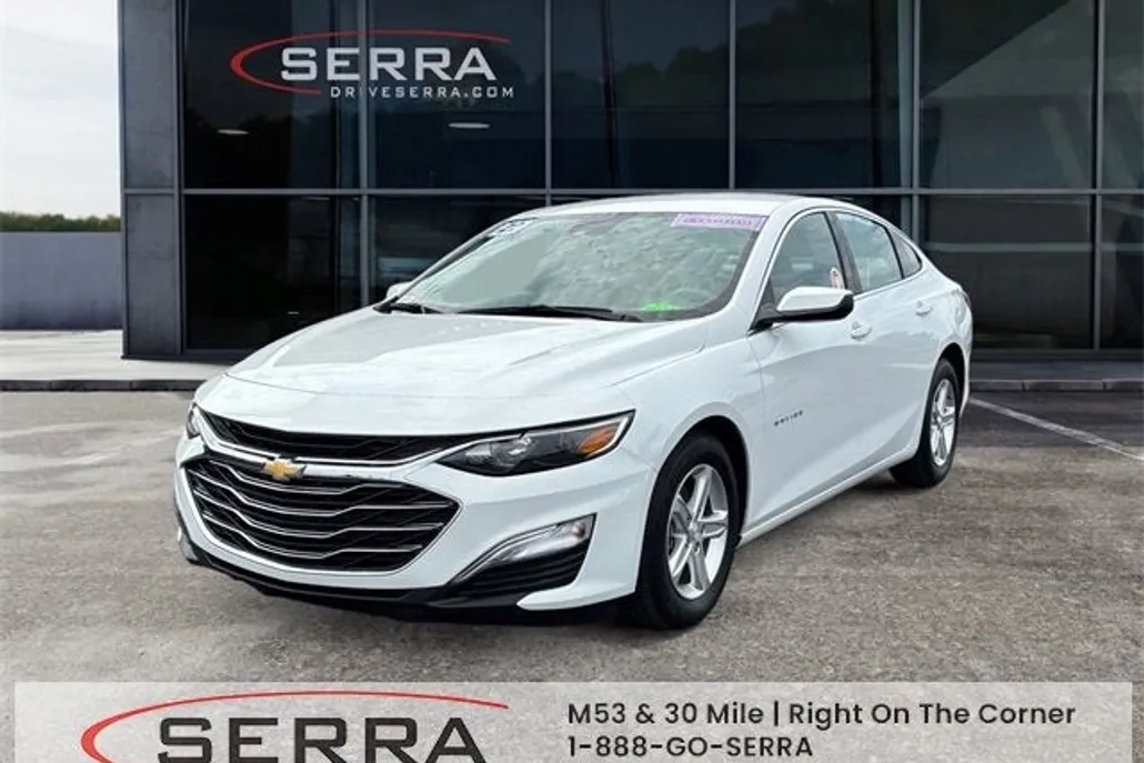 2022 Chevrolet Malibu LS photo 1