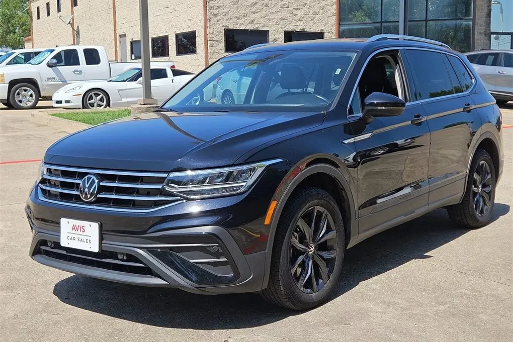 2024 Volkswagen Tiguan SE Wolfsburg Edition photo 1