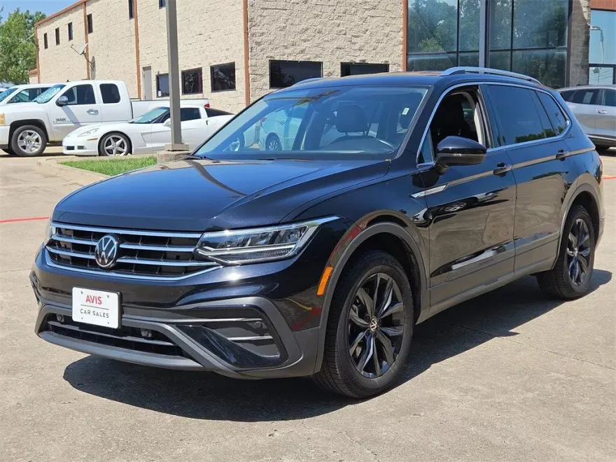 2024 Volkswagen Tiguan SE Wolfsburg Edition photo 1