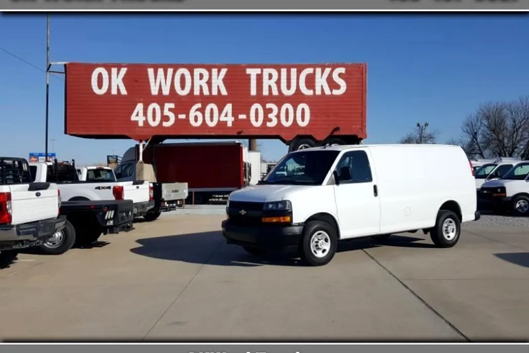 2022 Chevrolet Express 2500 Cargo photo 1