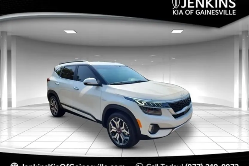 2023 Kia Seltos SX photo 1