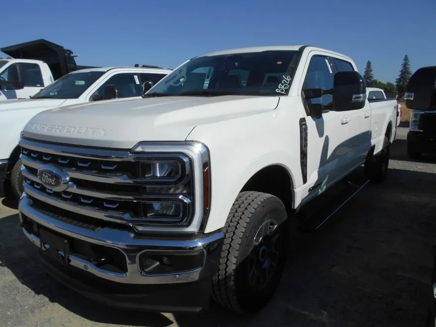 2025 Ford F-350 Lariat photo 1