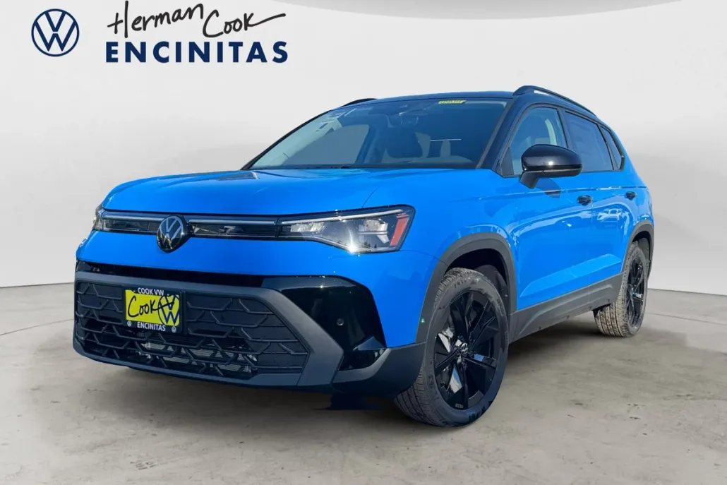 2025 Volkswagen Taos SE photo 1