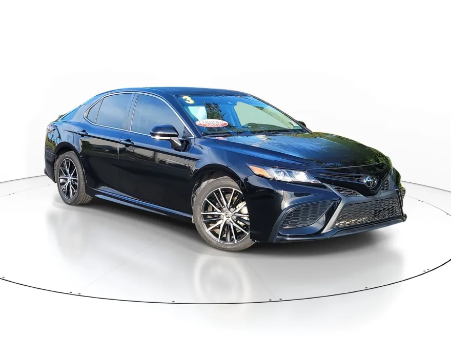 2023 Toyota Camry SE photo 1