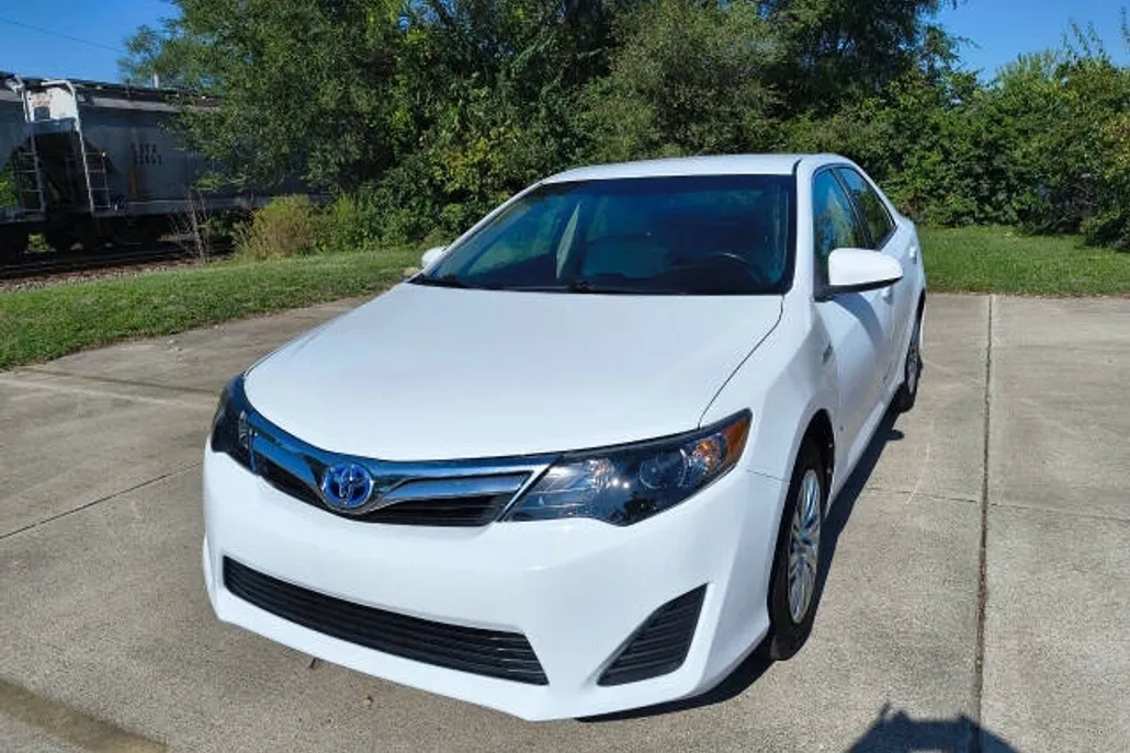 2012 Toyota Camry Hybrid LE photo 1