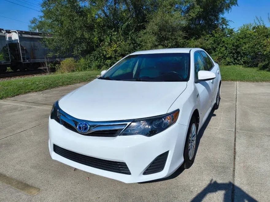 2012 Toyota Camry Hybrid LE photo 1