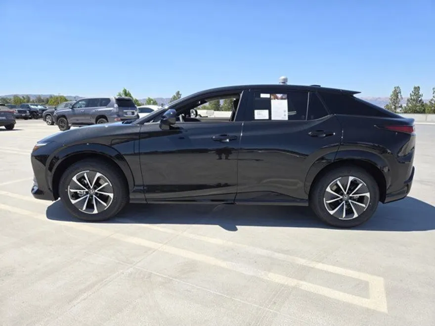 2025 Lexus RZ 450e 300e photo 1