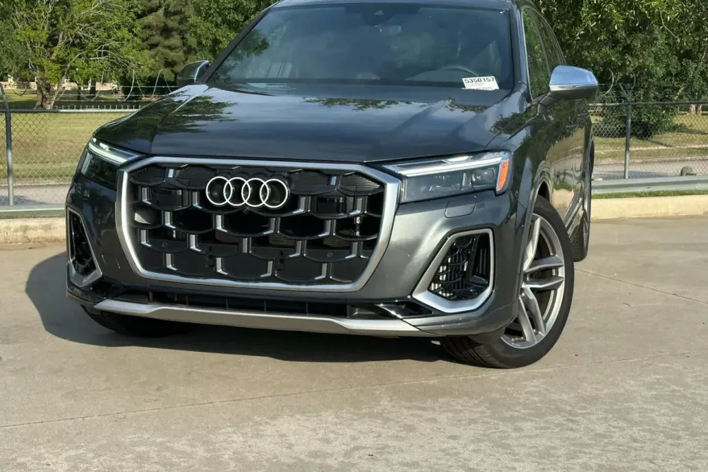 2025 Audi SQ7 Premium Plus photo 1