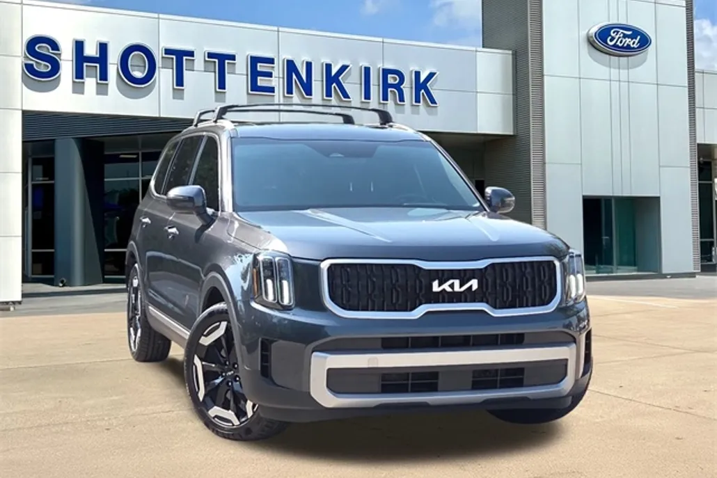 2023 Kia Telluride EX photo 1