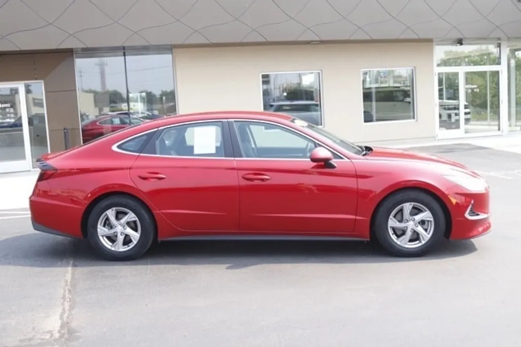 2021 Hyundai Sonata SE photo 1