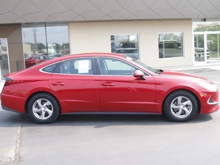 2021 Hyundai Sonata SE photo 1