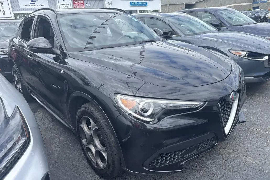 2022 Alfa Romeo Stelvio Ti photo 1
