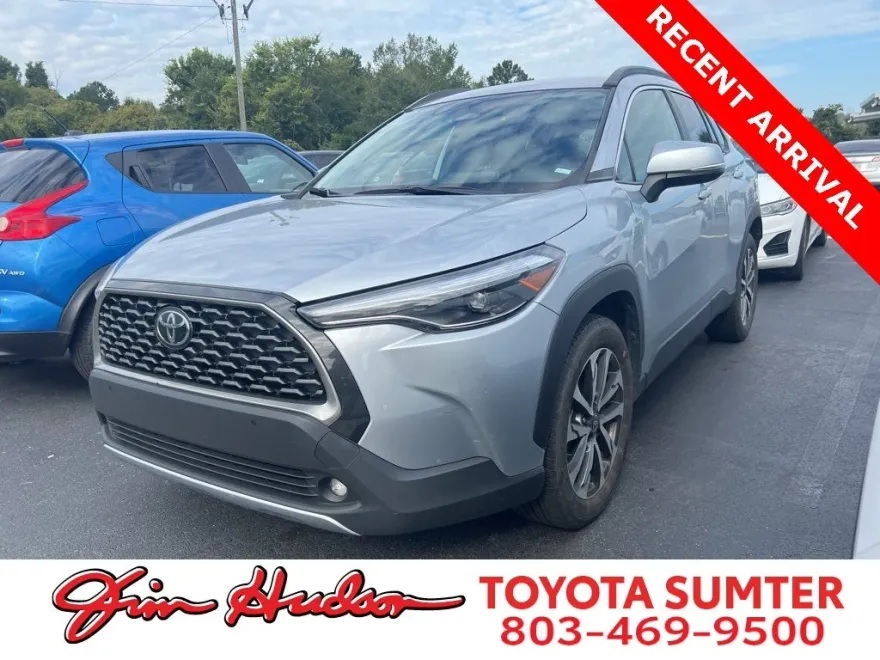 2024 Toyota Corolla Cross XLE photo 1