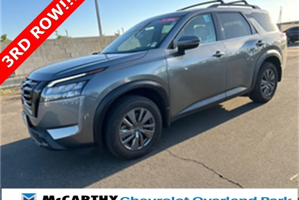 2024 Nissan Pathfinder SV photo 1