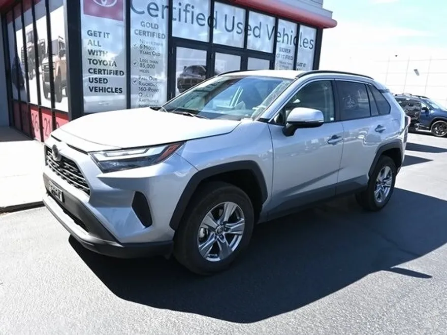 2025 Toyota RAV4 XLE photo 1