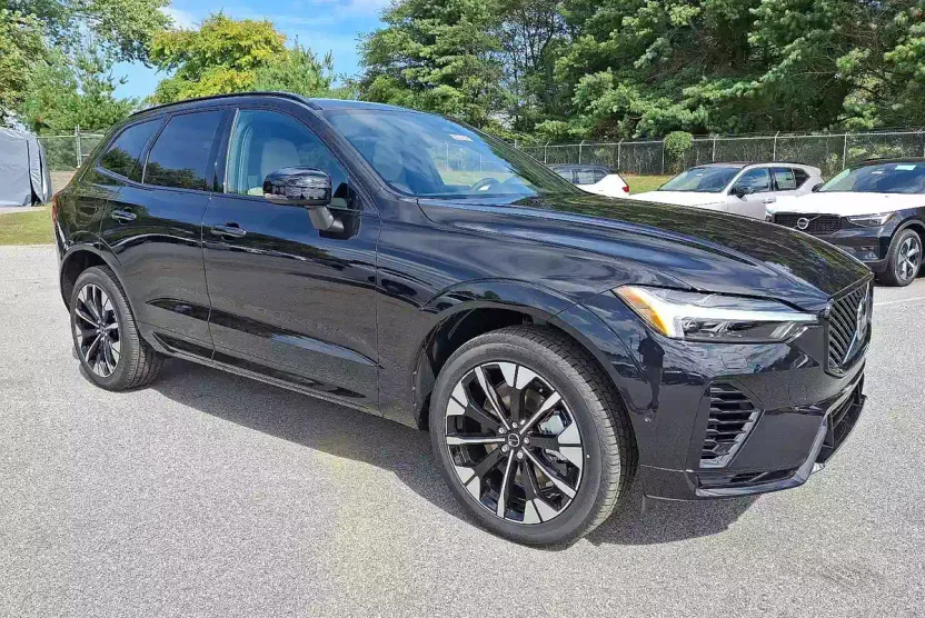 2026 Volvo XC60 Hybrid T8 Plus photo 1