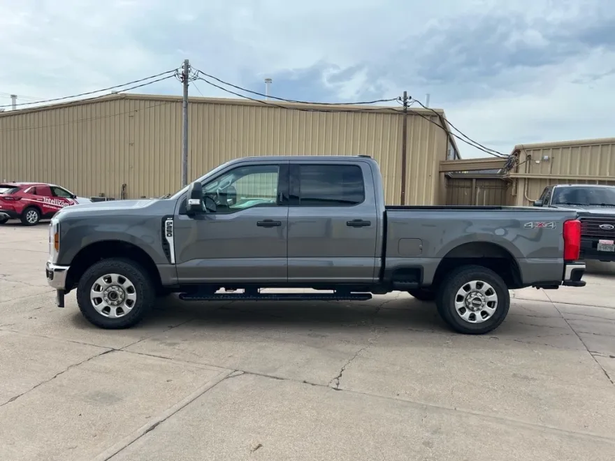 2024 Ford F-250 photo 1