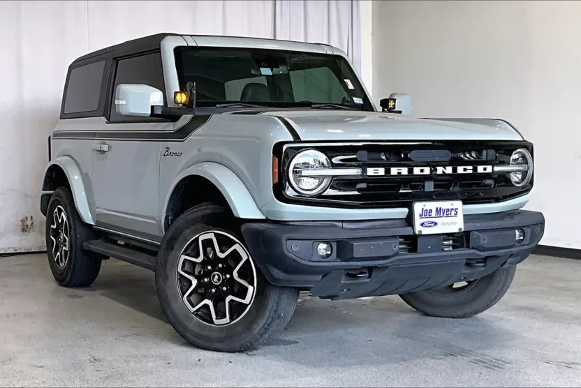 2021 Ford Bronco Outer Banks photo 1