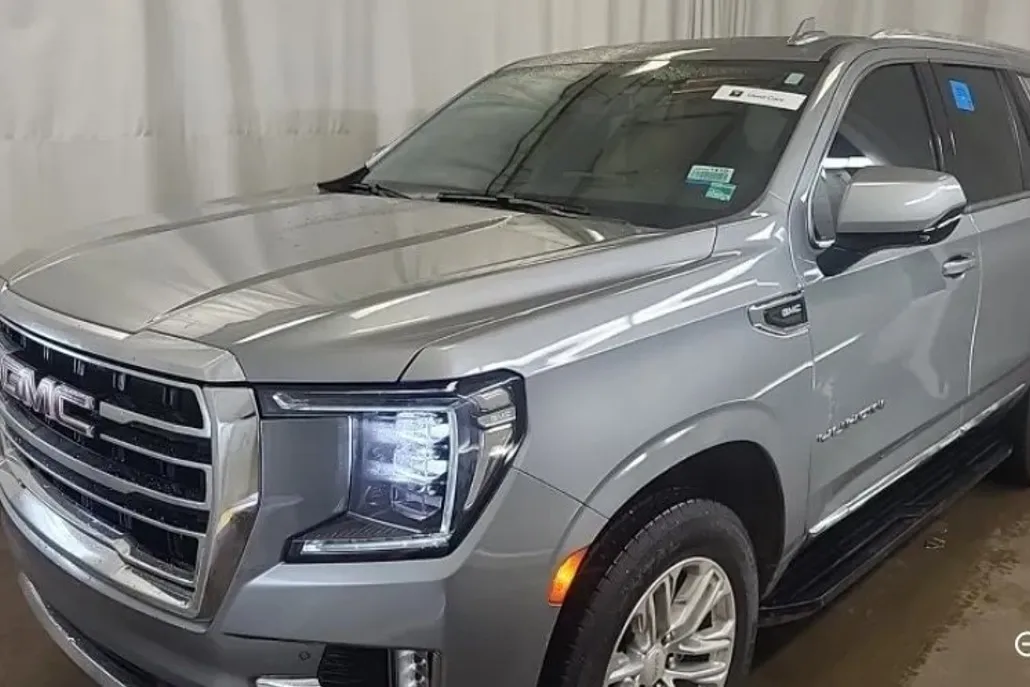 2024 Gmc Yukon SLT photo 1