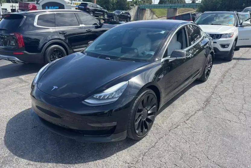 2018 Tesla Model 3 Long Range photo 1