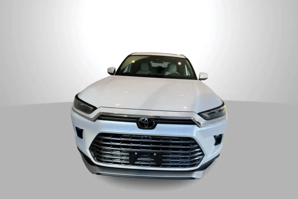 2026 Toyota Highlander Hybrid Platinum photo 1