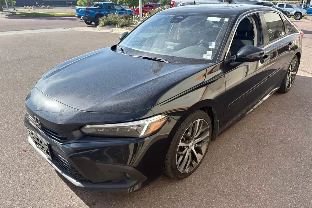 2022 Honda Civic Touring photo 1