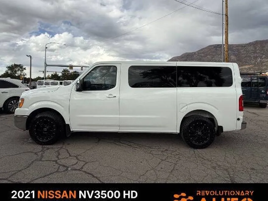 2021 Nissan NV3500 photo 1
