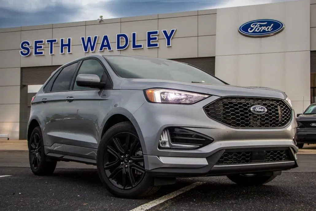 2022 Ford Edge ST photo 1