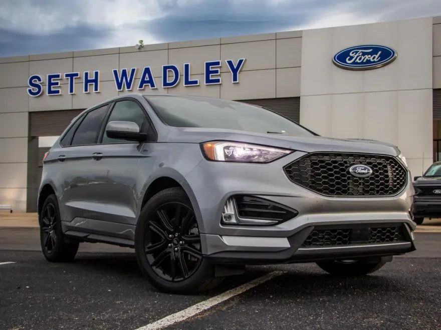 2022 Ford Edge ST photo 1