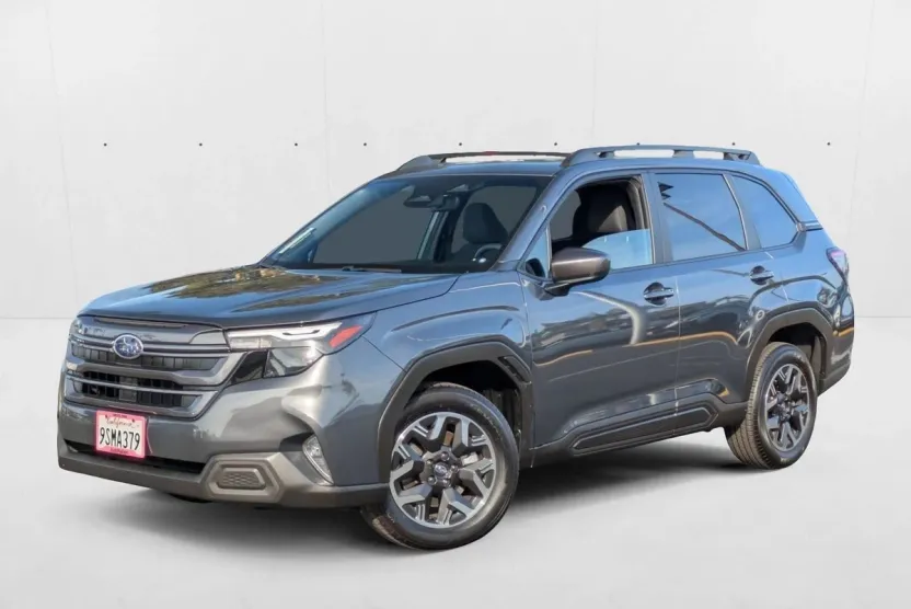 2025 Subaru Forester Premium Base photo 1