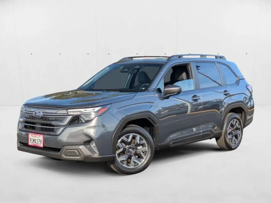 2025 Subaru Forester Premium Base photo 1