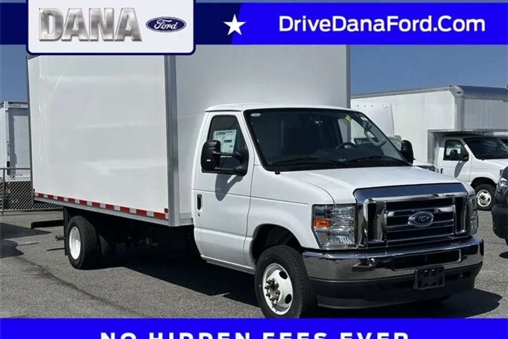 2024 Ford E-450 Cutaway Chassis Cab photo 1