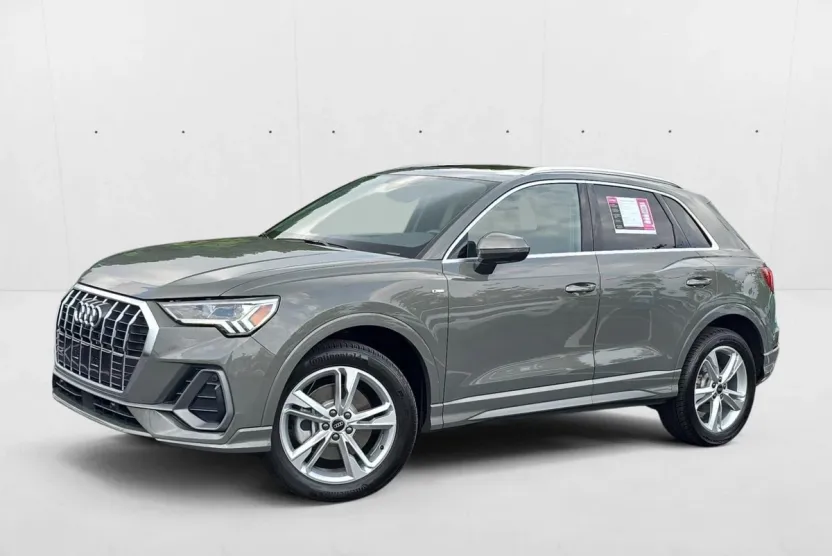 2024 Audi Q3 S line Premium Plus photo 1